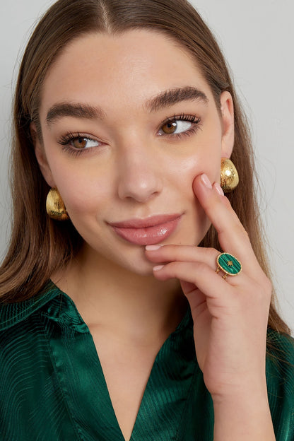 Ring ovaal met ster R003